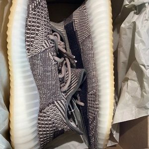 Yeezy boost 350 V2